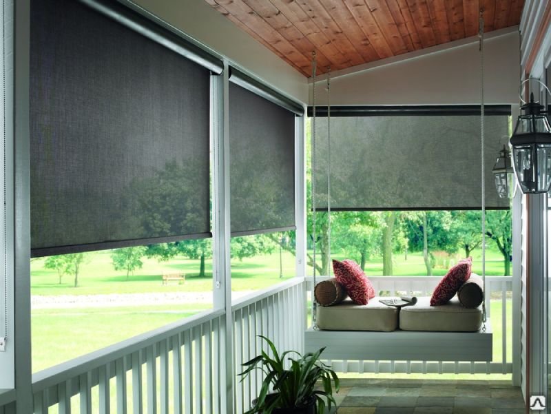 Retractable outdoor Blinds